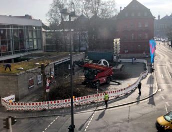 Bäume vor dem Mainfranken Theater wurden gefällt