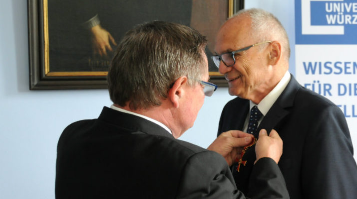 Bundesverdienstkreuz am Bande für Karl Südekum