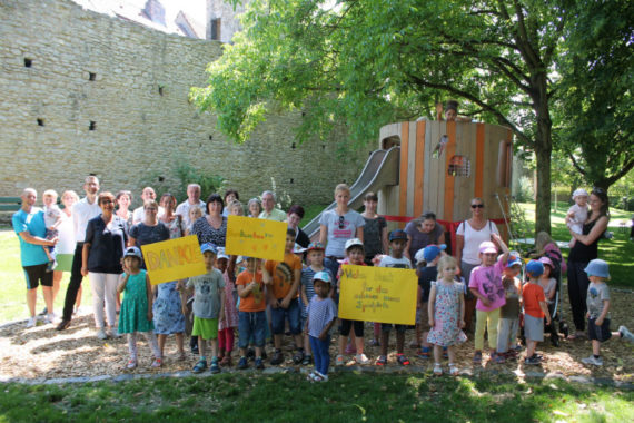 Gartenamt übergibt Spielplatz „An der Stadtmauer“