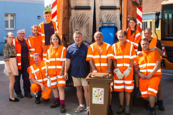 Ferienjob in Orange:  Die Vereinbarkeit von Studium und Müllabfuhr